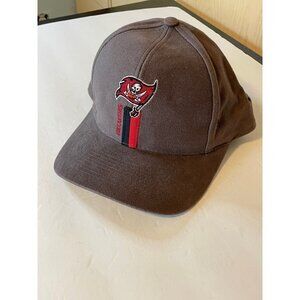Tampa Bay Buccaneers Tan Logo Flag Hat